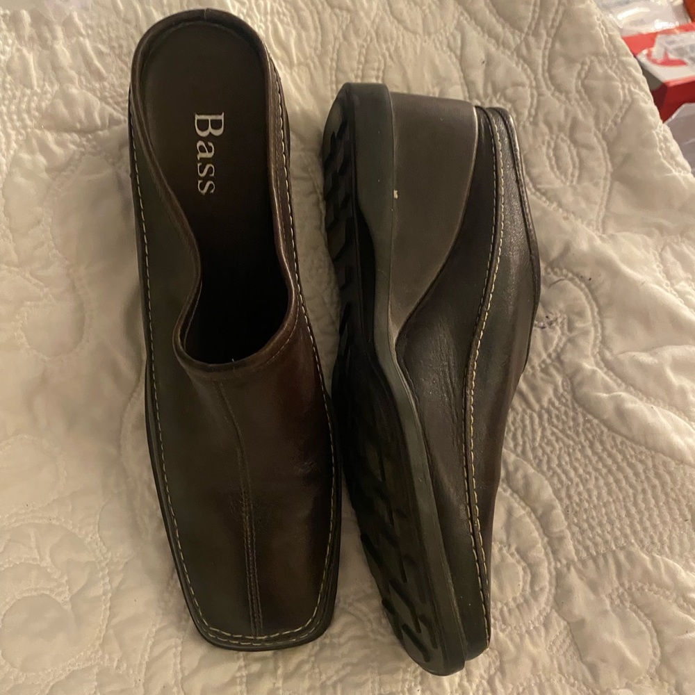 Bass Brown Leather Slip-On Mules